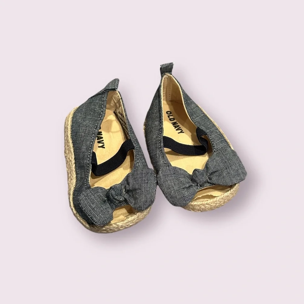 NWT Baby Old Navy Charcoal Denim Shoes with Bow 6-12 Mon